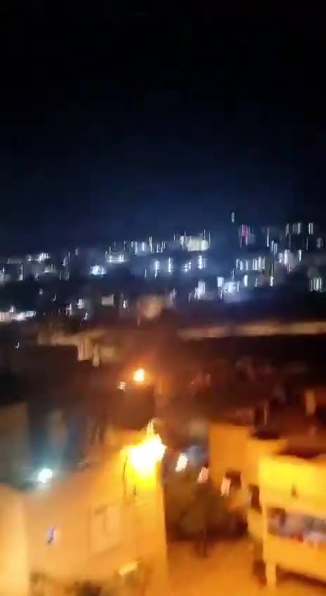 💥 A defesa aérea israelense não impediu que mísseis iranianos atingissem o alvo