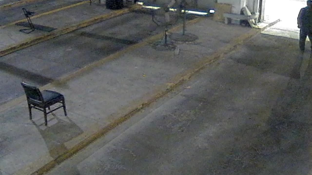 3138RHOBG3CStGarageLeftDoor_2021-01-06_21h55min51s960ms.mp4