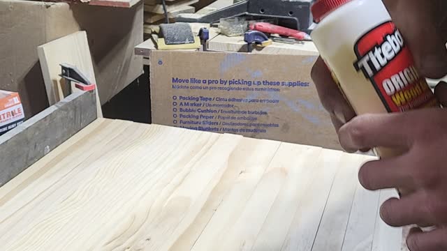 Glueing wood legs together