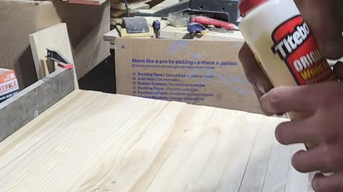 Glueing wood legs together