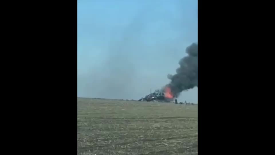 A Ukrainian Su-27 fighter jet destroyed today near Kramatorsk.