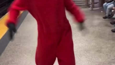 ELMO GOES CRAZY!!!!!