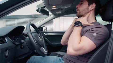 Effektive Fitnessübungen im Auto | Fitness im Alltag | Orthomol bewegt