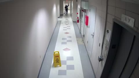 8801VZN01Elevator_2021-01-05_06h40min00s910ms.mp4