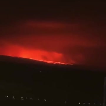 🌋 The world's largest active volcano, Mauna Loa, is erupting for the first time since 1984