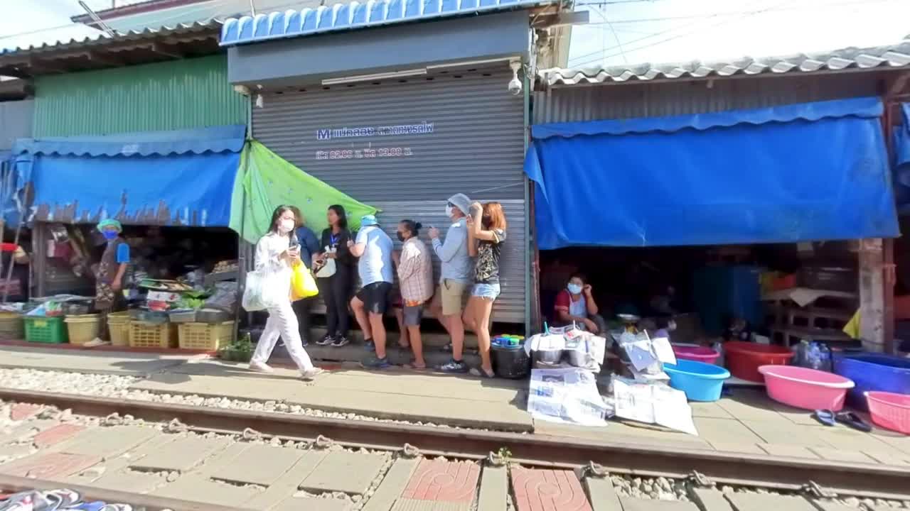 Maeklong Railway Market Thailand - 8K 360 VR Video