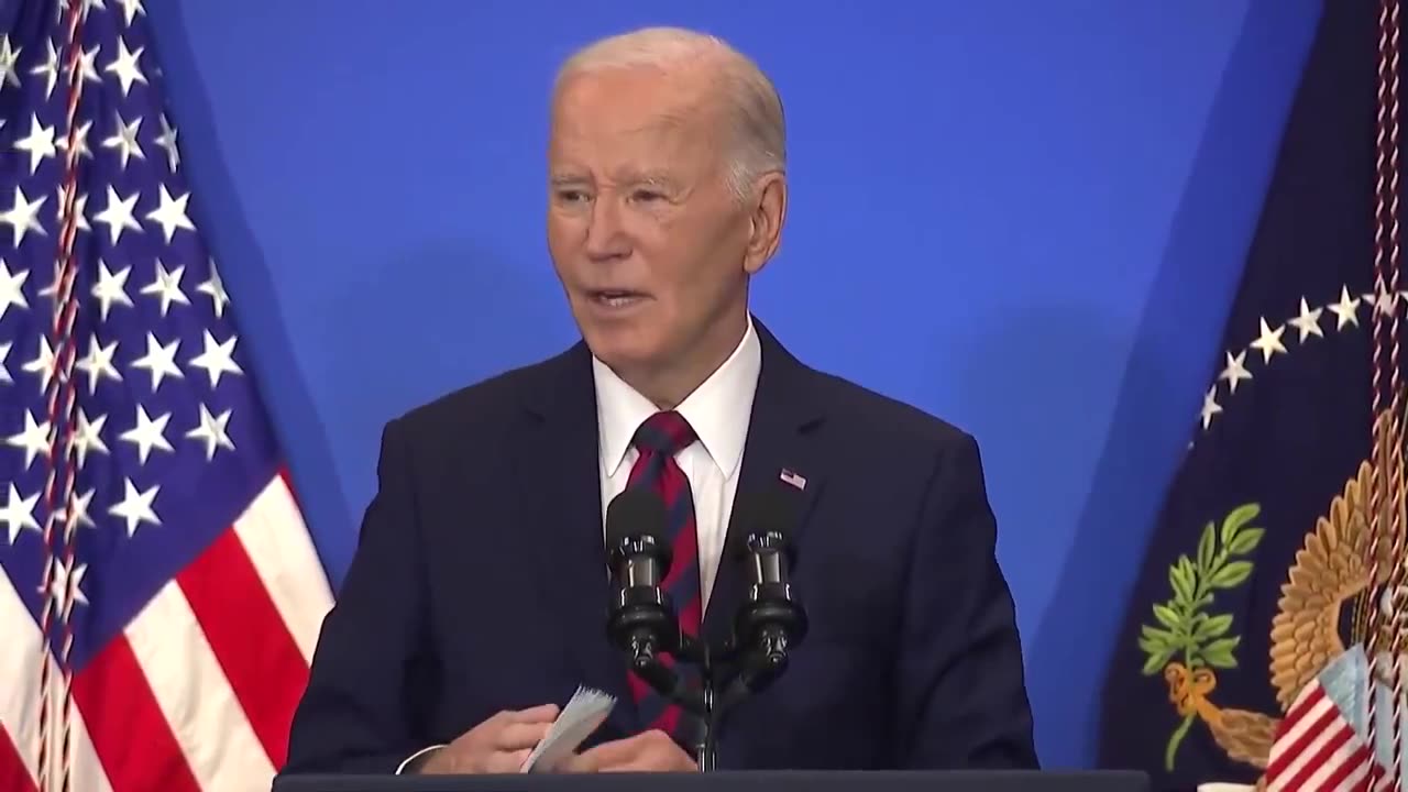 Joe Biden's teleprompter loses electricity - he immediately malfunctions