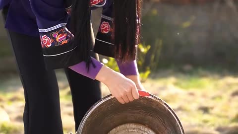 This is how acorn tofu is made in rural China.