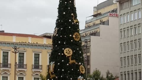 ΕΣΤΗΣΑΝ ΚΑΙ ΤΟ ΔΕΝΤΡΟ ΤΩΝ ΕΙΔΩΛΟΛΑΤΡΩΝ ΜΕ ΤΗΝ ΠΕΝΤΑΛΦΑ!!!