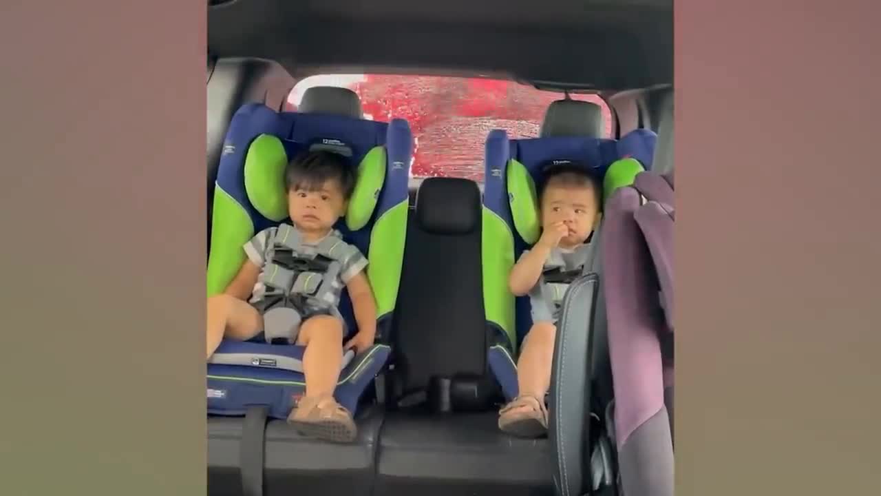 Best Videos Of Funny Twin Babies Compilation #2 _ Bipple/21