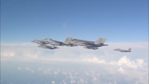 Israeli F-35s Fly in Formation
