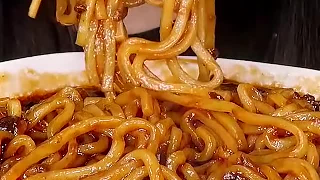 Black Bean Noodles #zoeyasmr #zoeymukbang #bigbites #mukbang #asmr #food #먹방 #틱톡푸드 #blackbeannoodles