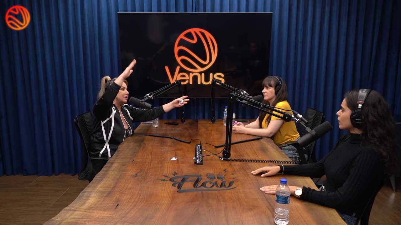 FLOR DO SBT ASSUME TER SIDO ABUSADA SEXUALMENTE Cortes do Venus