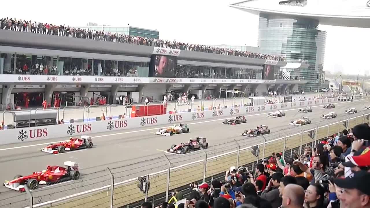 2011 SHANGHAI F1 Racing start