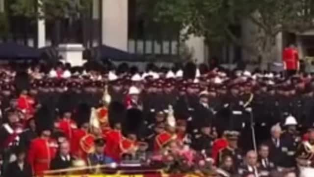 Cute moment Princess Charlotte tells her brother to bow