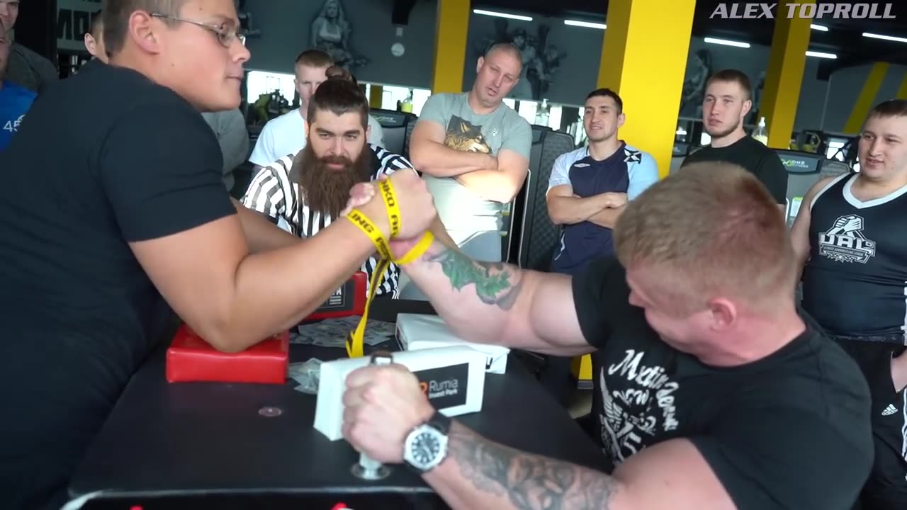 School boy vs gym boy's arm wrestling 20 years old arm wrestling