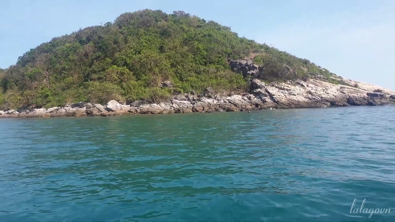 Boat Route to Cham Island 🚴🌦