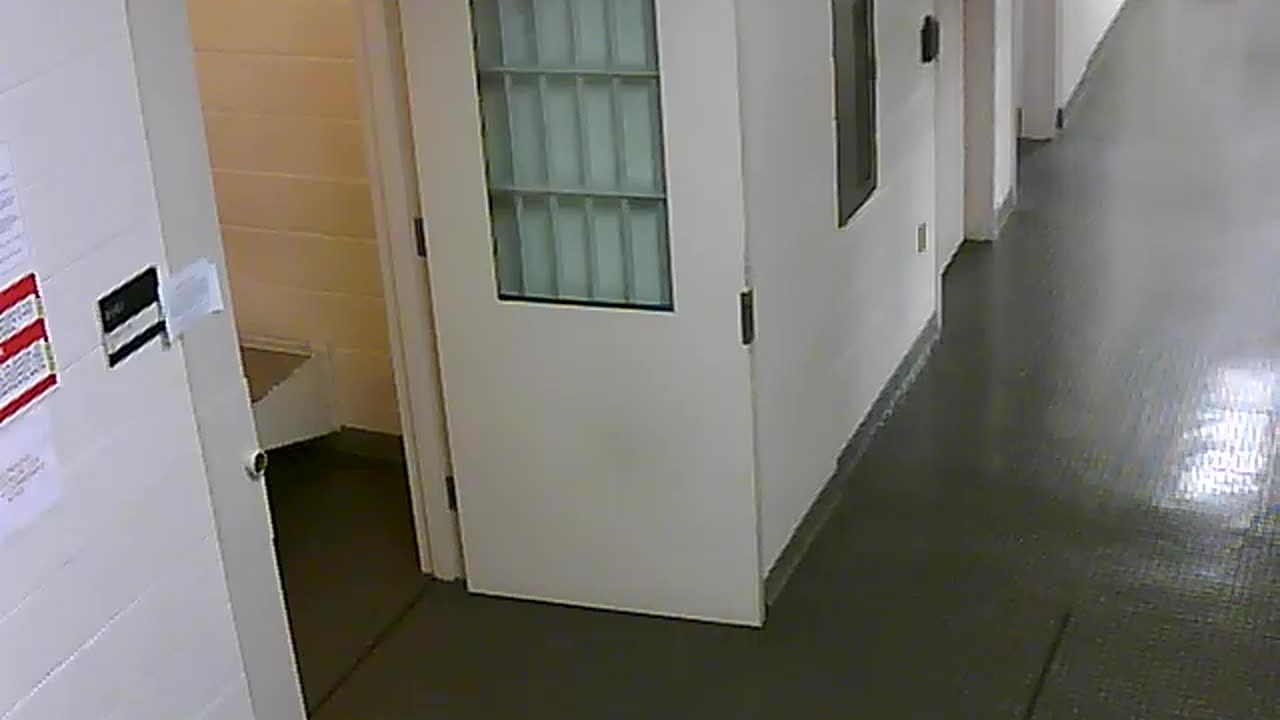1665HQOB02PrisonerProcessingCell_2021-01-06_14h00min01s553ms.mp4