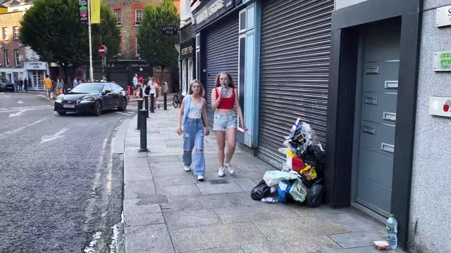 Trashman attack in Ireland streets HIDDEN CAM