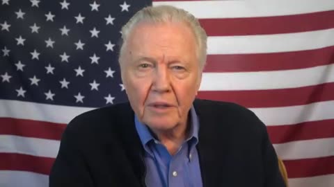 Jon Voight mette in guardia contro una "guerra civile