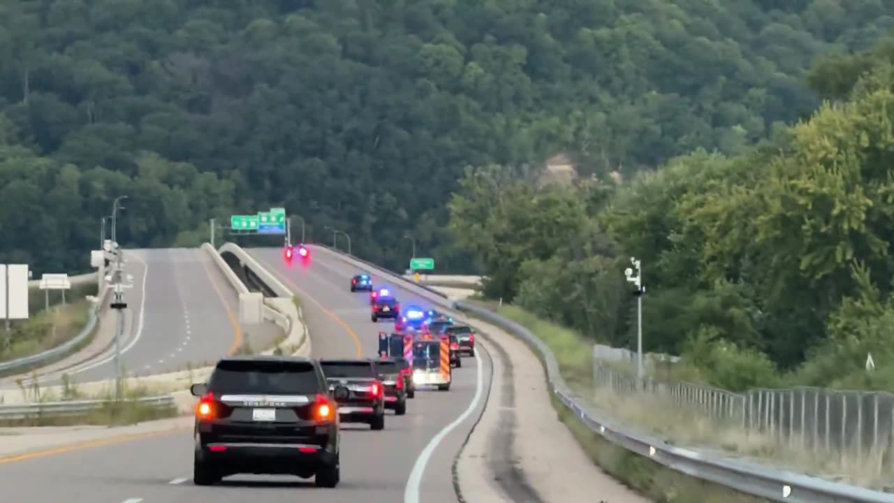 Donald Trump en route to hold a Townhall in La Crosse, WI 🇺🇸