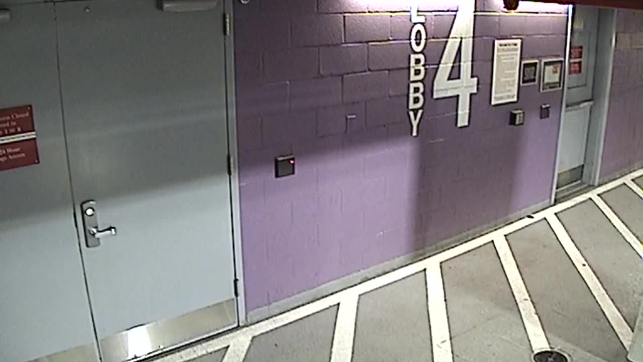 6123RHOBG3G304ABLobby4_2021-01-05_19h00min03s553ms.mp4