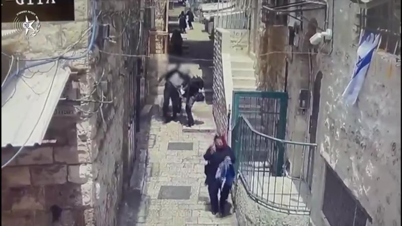 Turkish terrorist attacked with a knife an Israeli police officer today in Jerusalem and found out