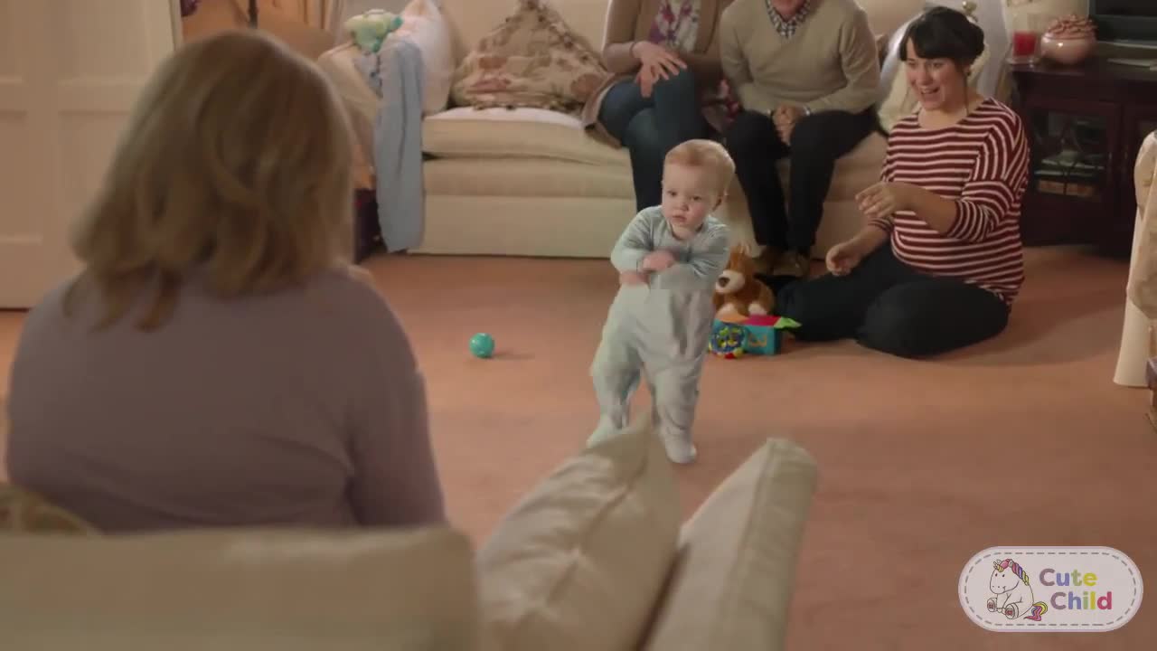 Cute baby dance Gangnam style