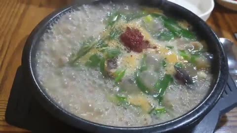 I met my friend before and ate rice soup.