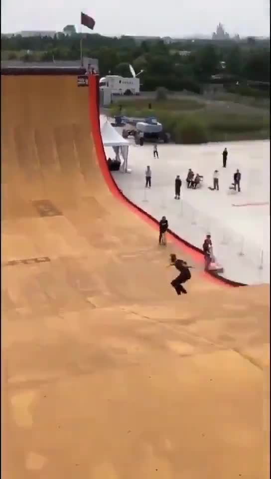 Crazy Skateboarding Stunt