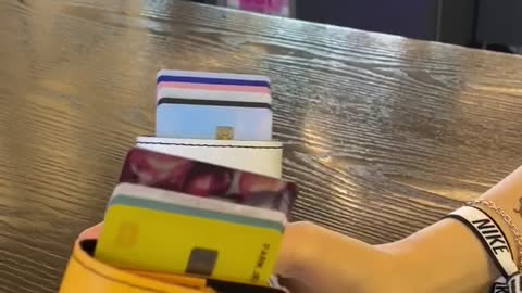 freitag wallet card open