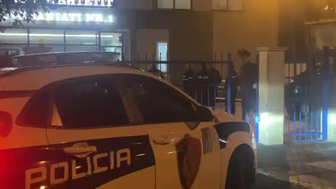 Policia dhunon dhe shoqëron dhjetëra protestues