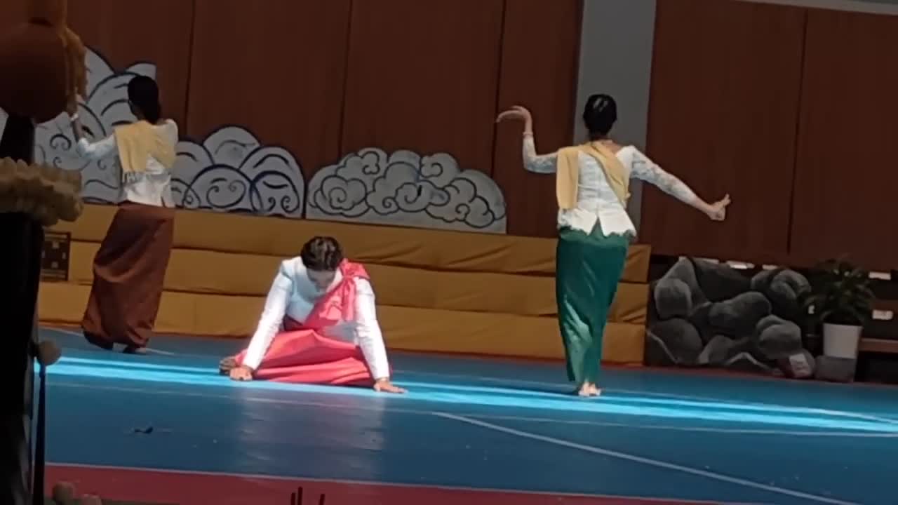 ល្ខោនខោល