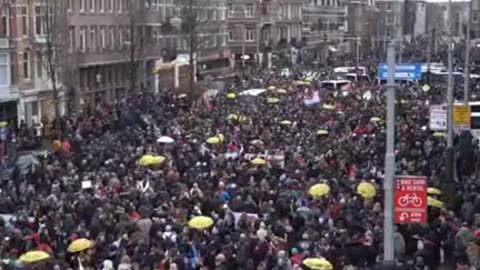 Netherlands: Hundreds protest COVID restrix, lockdown extension in Amsterdam despite ban