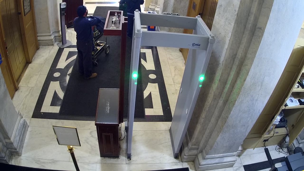 0163USCH01HouseCarriageDoor_2021-01-05_04h37min21s867ms.mp4