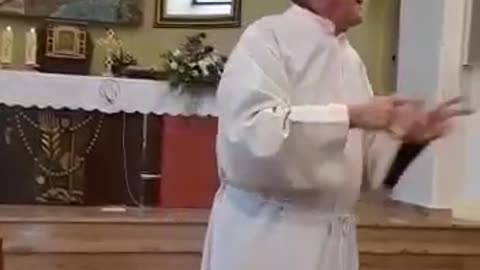 PADRE PETAR SMENTISCE BERGOGLIO (E PADRE LIVIO) SUI VACCINI