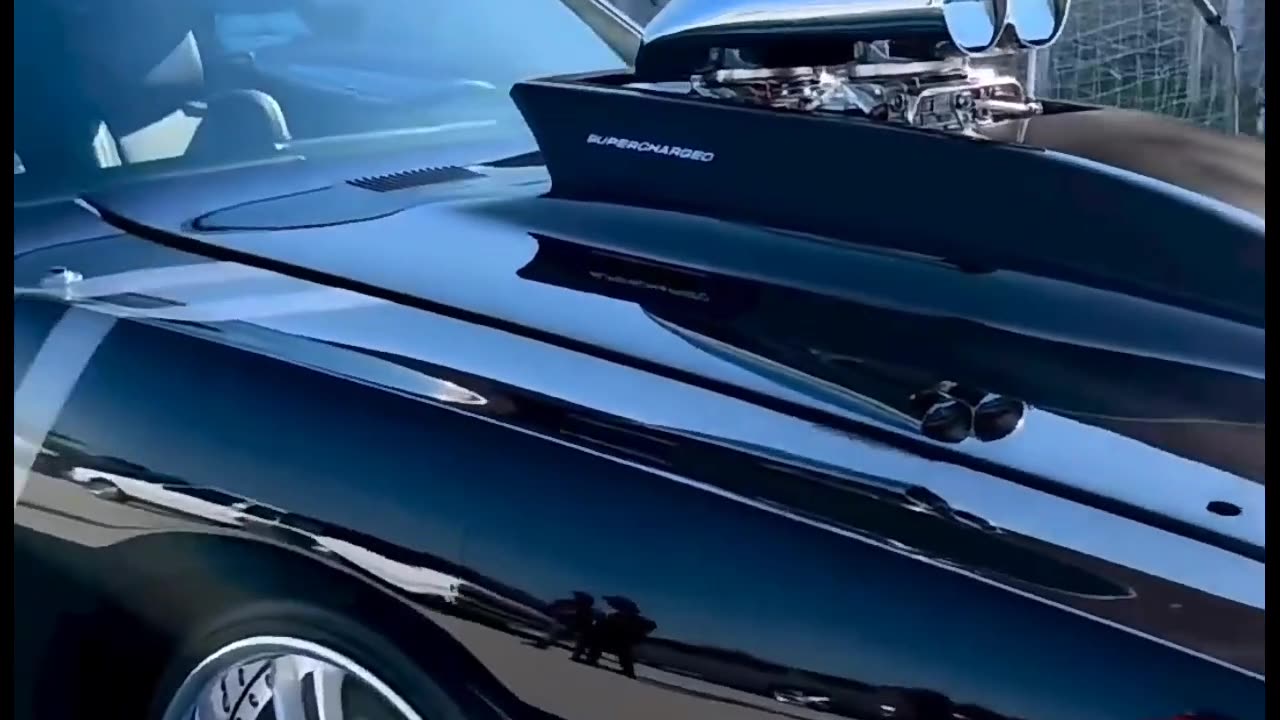 "Mind-Blowing Nissan GTR Car Defies Gravity with Insane Stunts! Prepare to Be Amazed!"