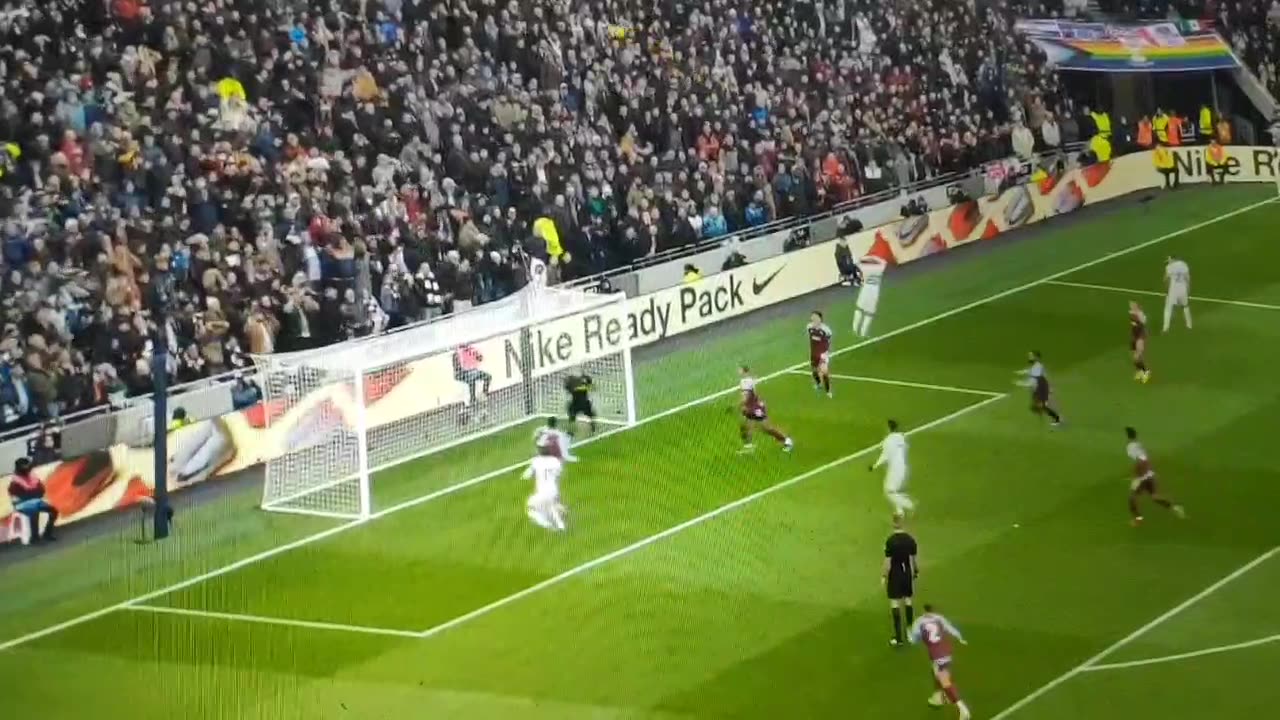 Dejan Kulusevski angry after miss