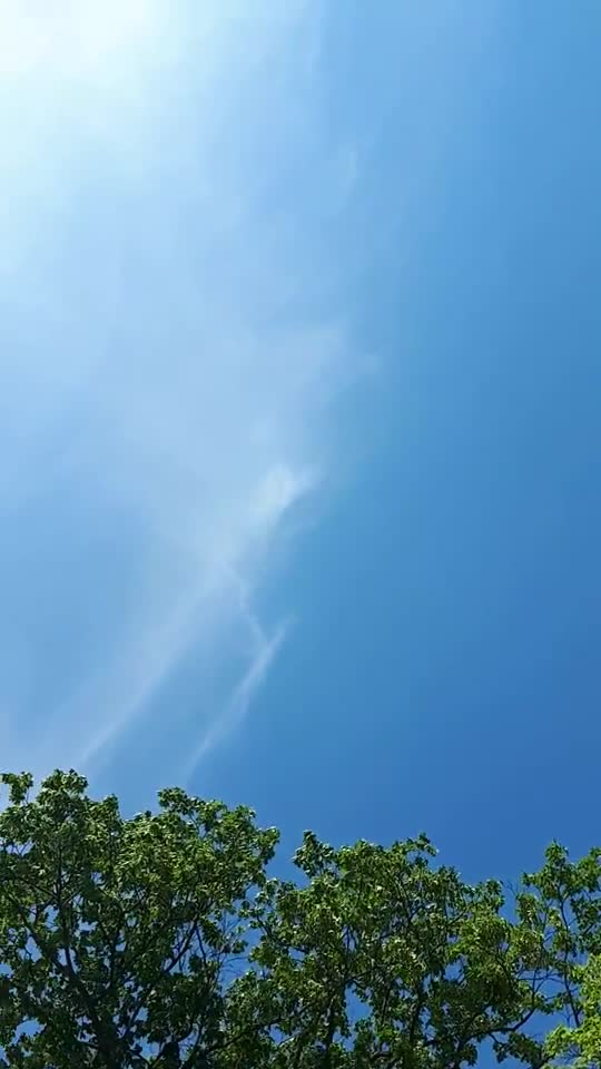 Himmel in Berlin am 18. Mai 2022 so 15:20 Uhr