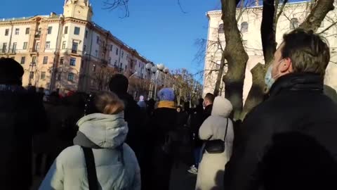 Belarusians are chanting glory to #Ukraine in the streets of Minsk