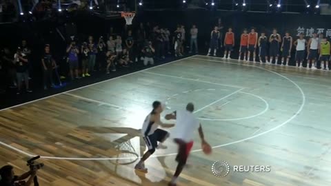 Kobe schools Chinese on the court