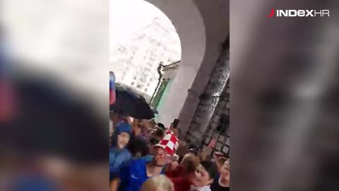 Nadglasavanje Hrvata i Engleza na ulicama Moskve