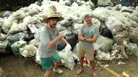 I Cleaned The World’s Dirtiest Beach,mr beast-1