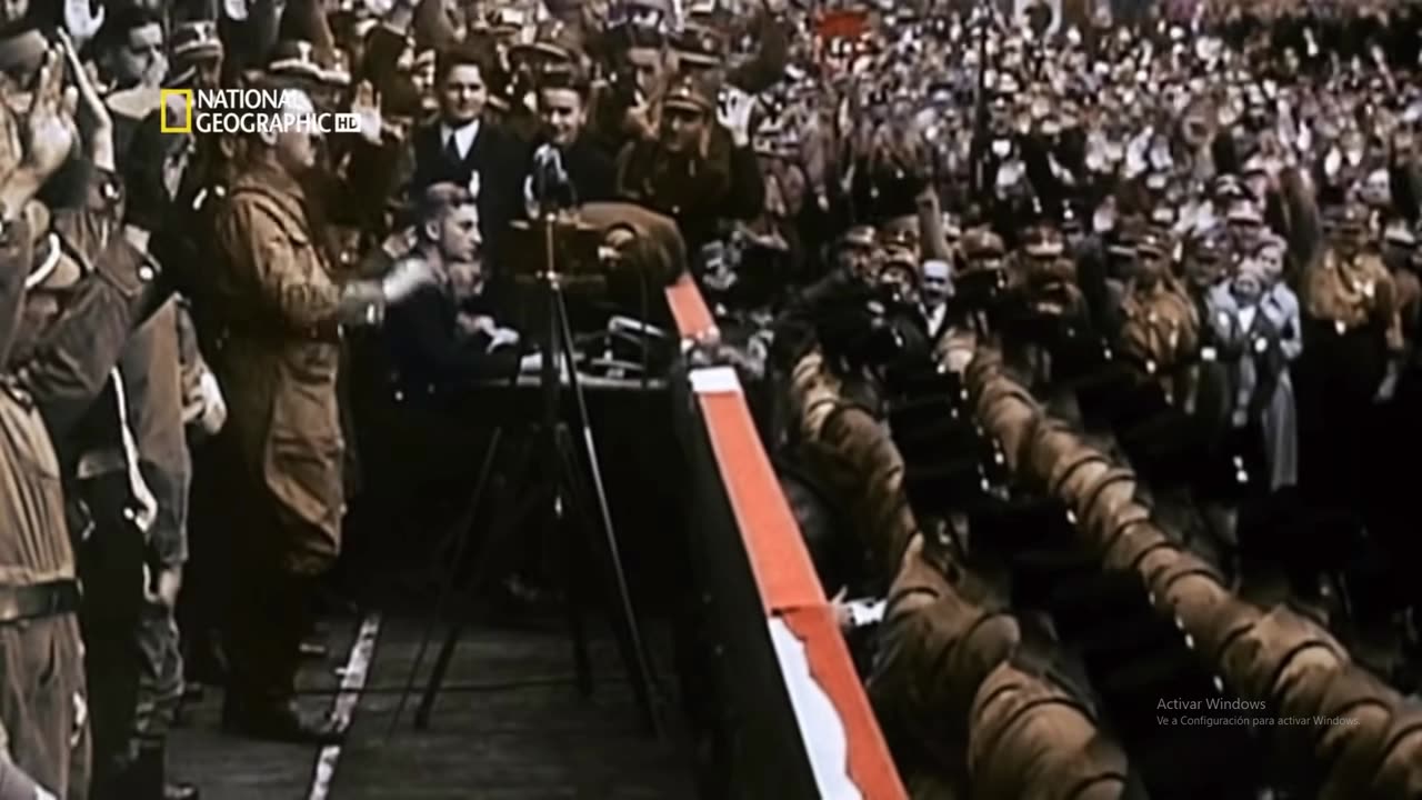 Apocalipsis - El ascenso de Hitler - El Führer Su poder para atraer a las masas Español latino