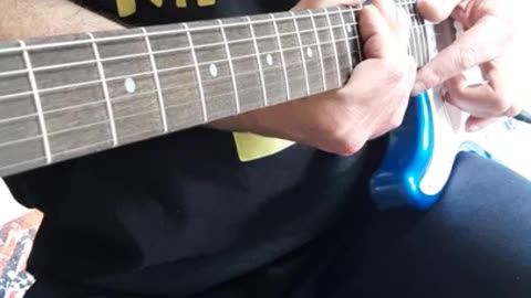 Squier Bullet Stratocaster Hardtail Limited-Edition Electric Guitar Lake Placid Blue Review