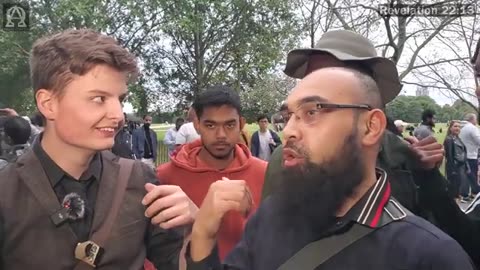 Speakers Corner_Muslim Confused With What He Believes_Makes Shocking Statement_Y