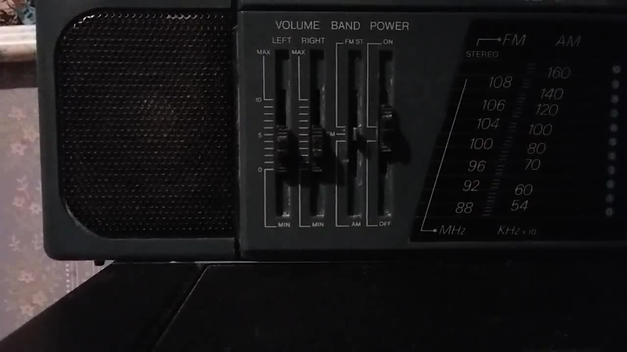 GPX AM/FM Stereo Receiver demo
