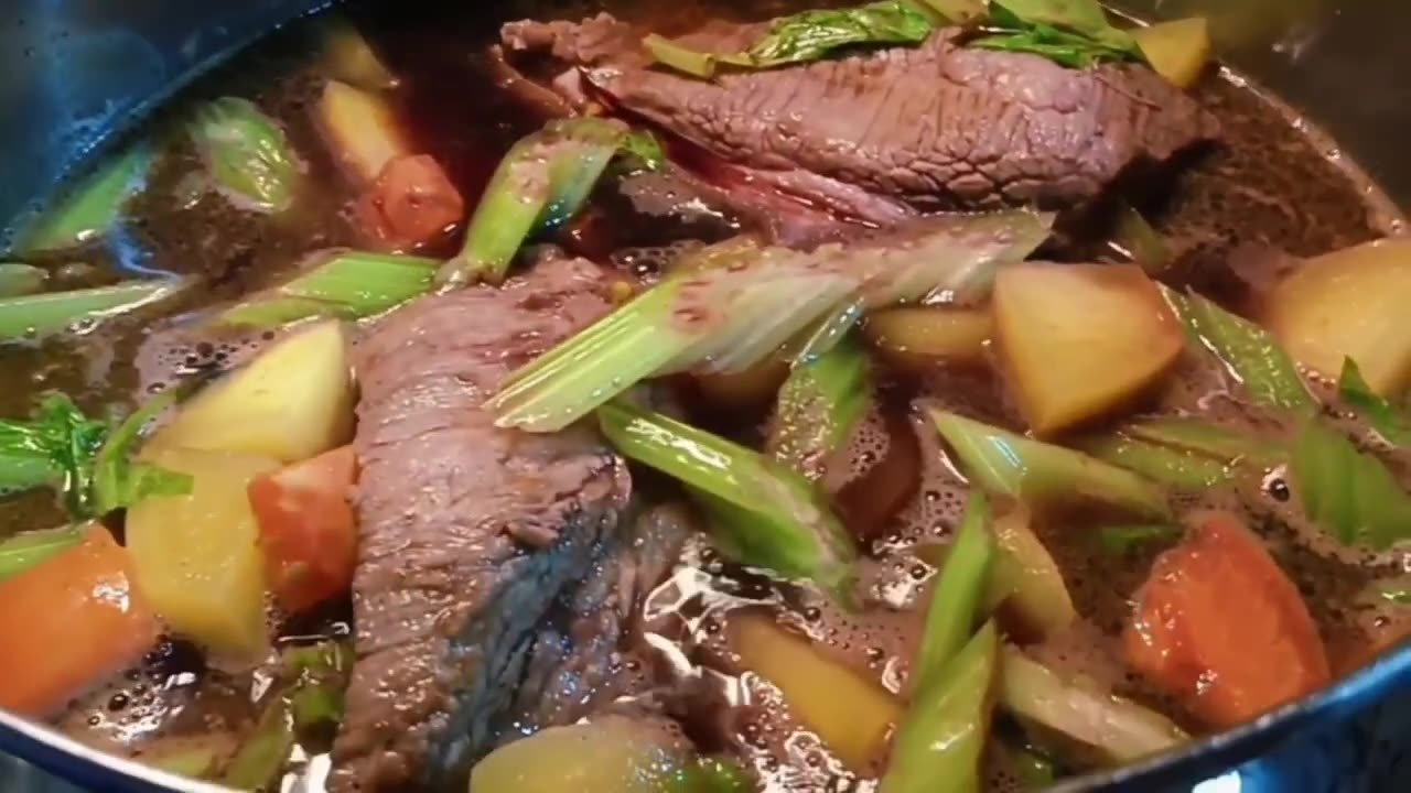 BRAISED SPICY BEEF RIBS STEW w_ RED WINE