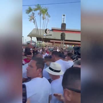 O ladrão Lula fez cocô na frauda com medo de ser linchado.