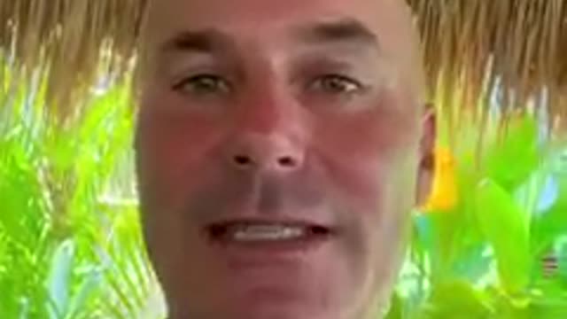 Michal Shark o plochej Zemi